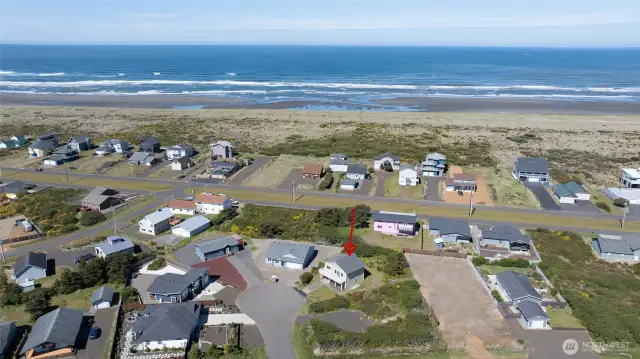 AIRIEL VIEW OF THE HOME TOWARD THE PACIFIC OCEAN AND HOMES!