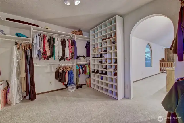 Double entry walk in closet