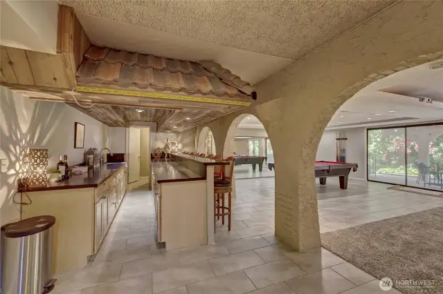 Lower level tiki wet bar