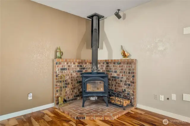 Cozy wood burning fireplace for those chilli PNW evening