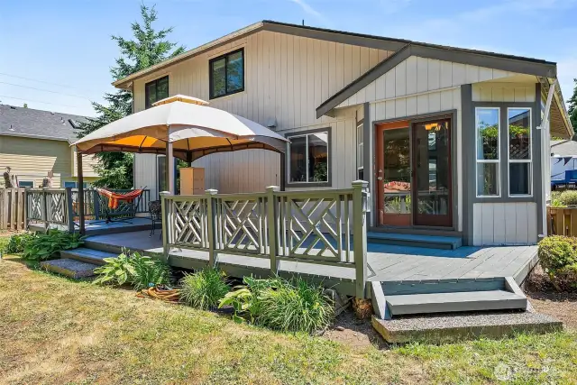 Large Rear Deck