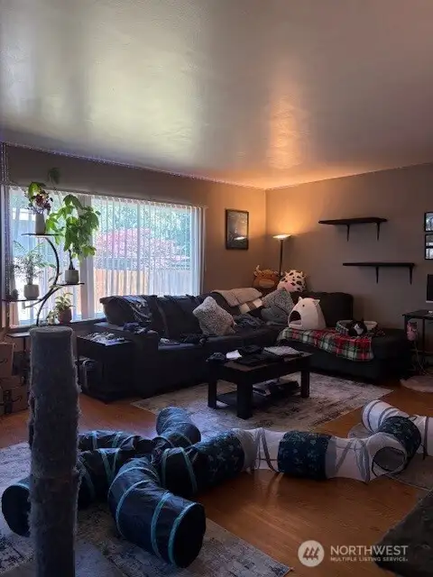 96 N. 12th Family Room