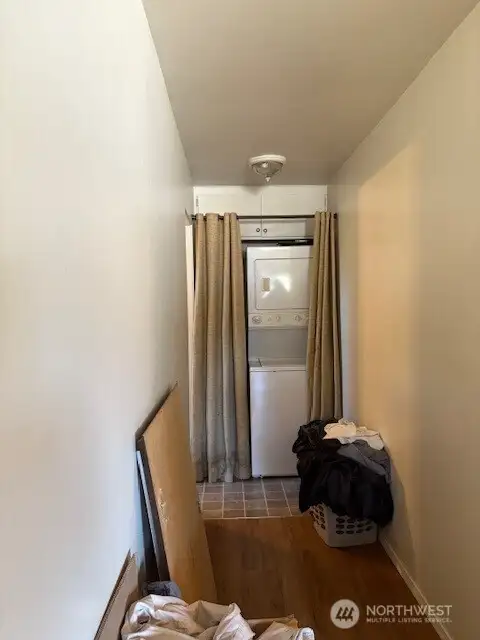 1202 E. Fir - Laundry