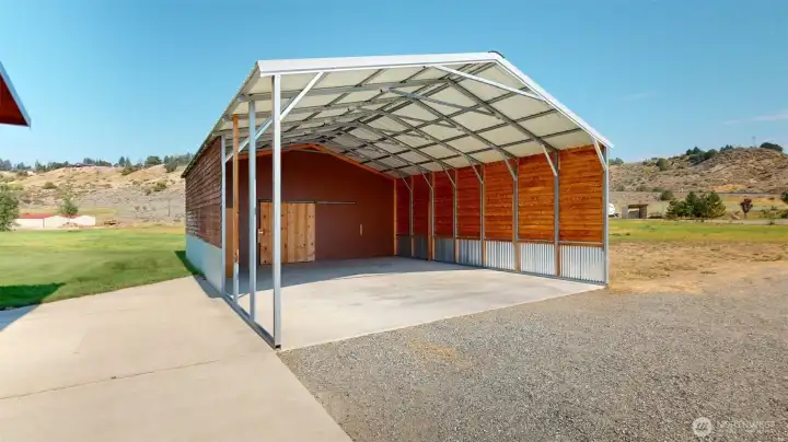 Carport/Garage