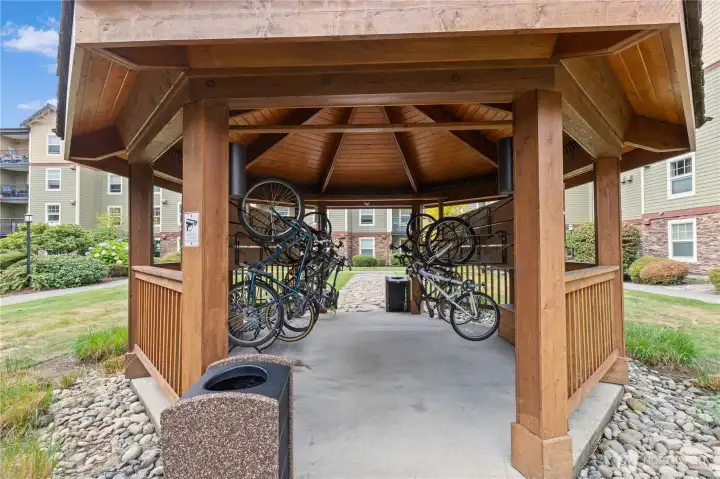 Covered bike storage. Only a 9 minute drive to Galbraith Mountain trails