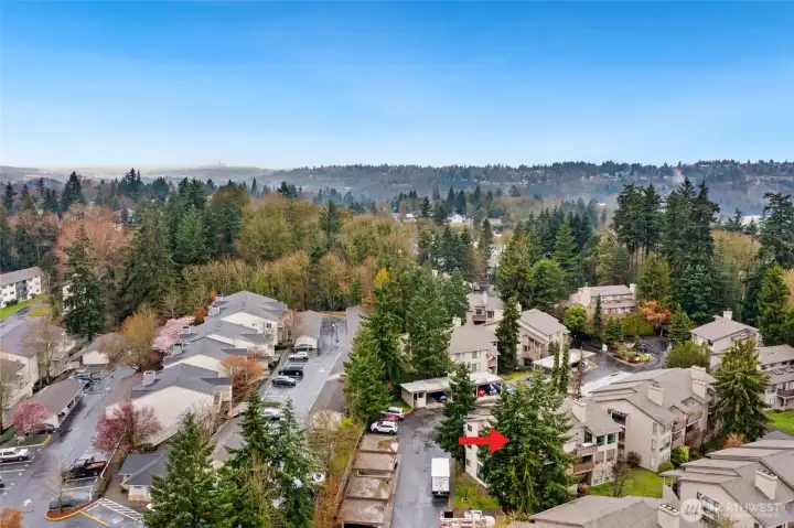 Quiet neighborhood yet mins to Seattle and Airport.