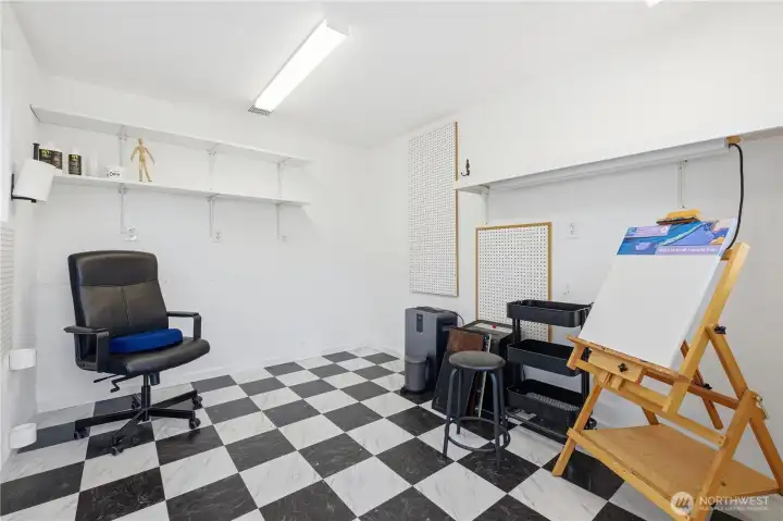 This shed is heated and has electricity.  Perfect for office, art studio, craft area or shop