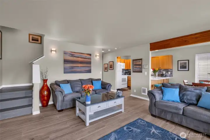 9 Darien - Main Living