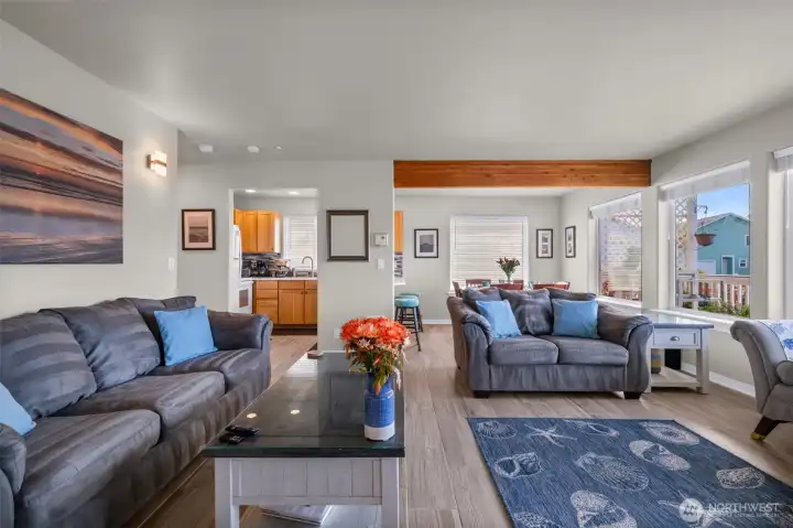 9 Darien - Main Living