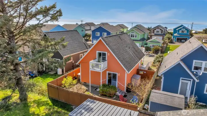 9 Darien - Aerial Rear