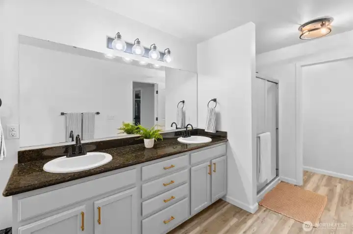 5-piece Primary Bathroom 5-piece Primary Bathroom