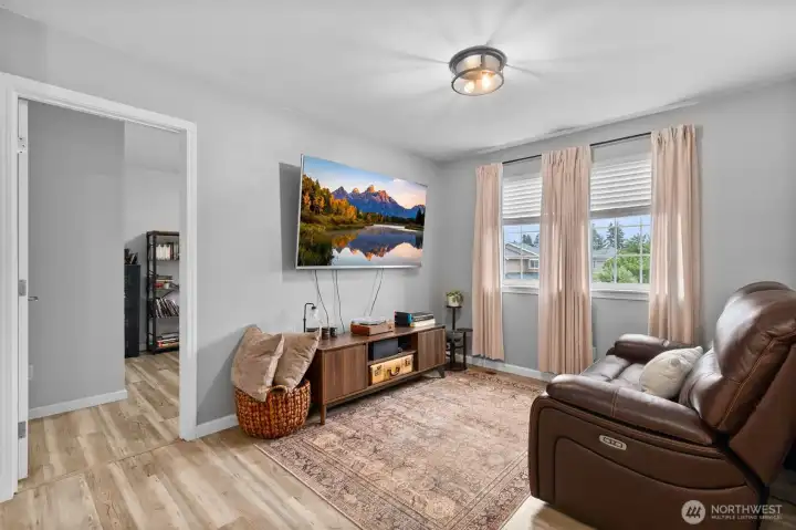 Functional Upstairs Loft Space! Functional Upstairs Loft Space!