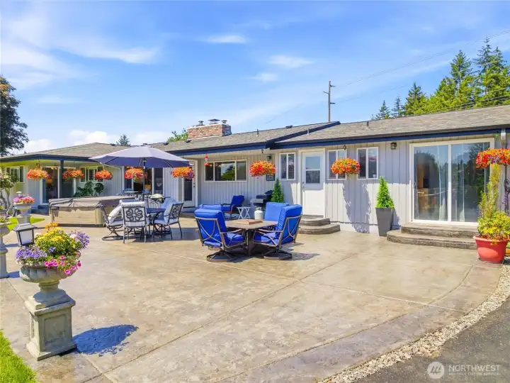 This 1400 sq. ft. patio brings the whole area together.  This includes a newer Bullfrog spa.