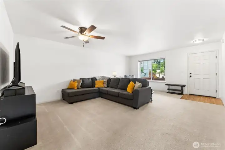 Many differnt ways to layout this spacious room that fits every buyers needs. Many differnt ways to layout this spacious room that fits every buyers needs.