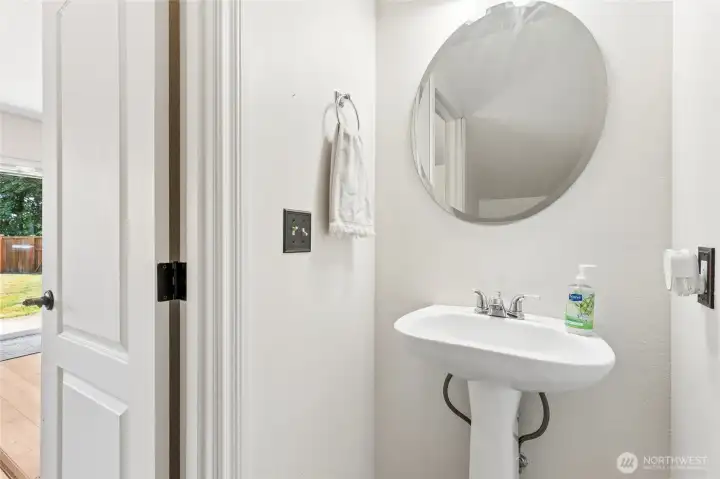 Powder Bathroom downstairs. Powder Bathroom downstairs.