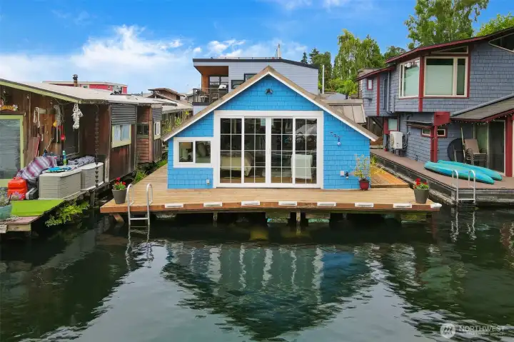 Boat moorage up to 30 feet
