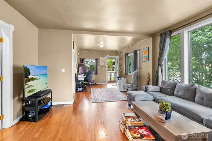 Main living area offers high ceilings. Main living area offers high ceilings.