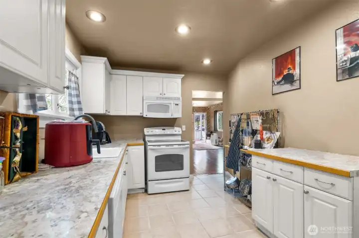Very functional kitchen. Very functional kitchen.
