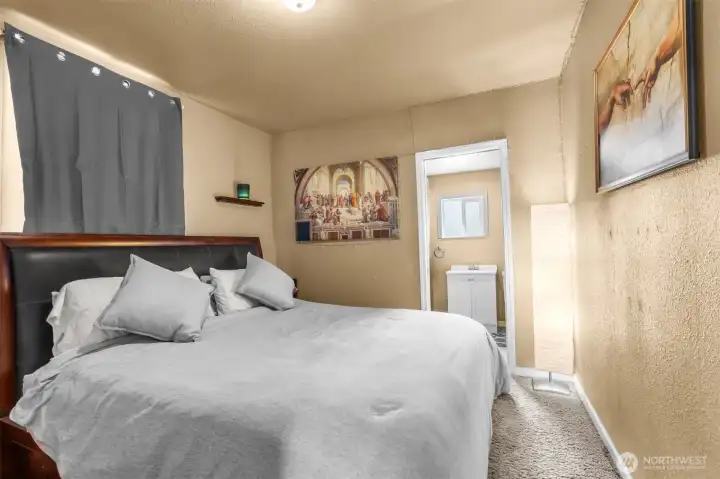 1/2 bath off the primary suite. 1/2 bath off the primary suite.