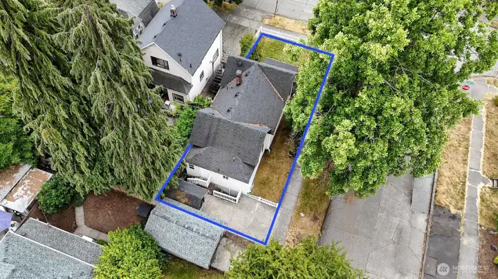Property lines are approximate buyer to verify Property lines are approximate buyer to verify