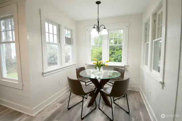 Breakfast nook- enjoy the view of your expansive backyard and Stitch Lake