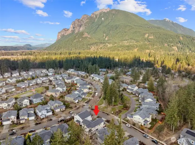 Stunning views of Mt Si and Rattlesnake Ridge.