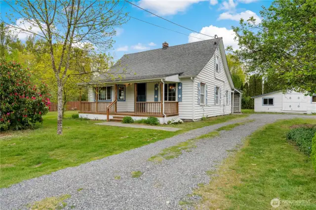 Cute Main home on over 23,000 squ ft.