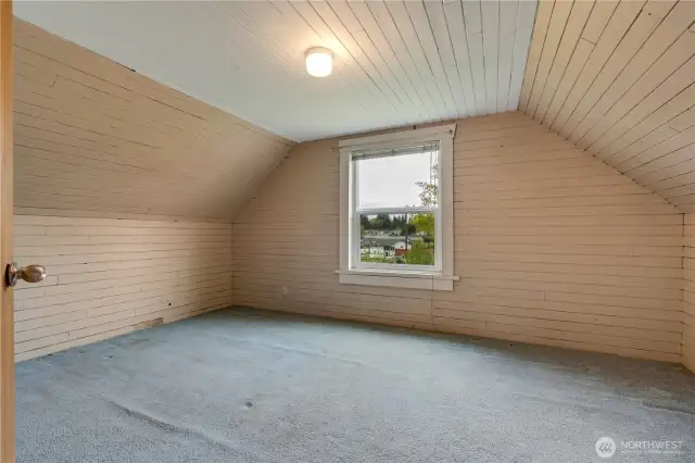 Upstairs bedroom 2