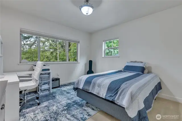 Junior suite with full bath and walk-in closet