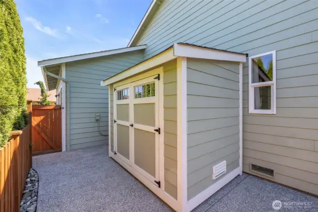 With this great shed, no need to use even part of your three car garage for those yard tools
