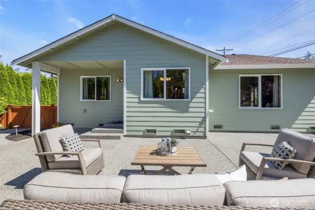 A backyard that's "party ready" for sure