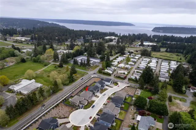 Peaceful cul-de-sac location, just minutes from the waterfront.