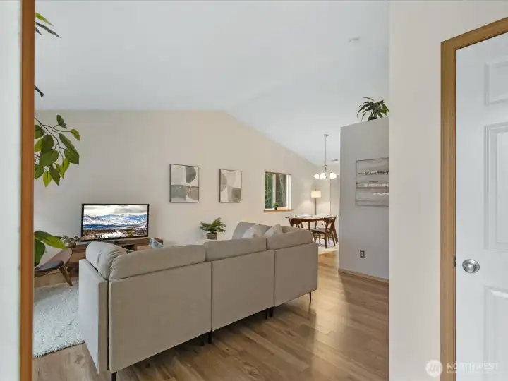 Great room with vaulted ceilings feels even moe spacious