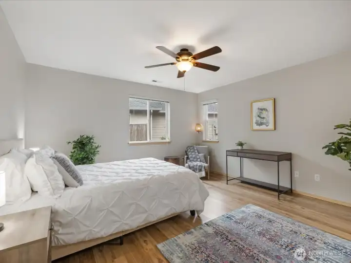 Primary with lots of room  to relax in