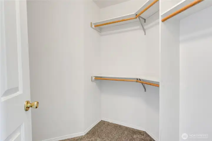 MB Walk-in Closet