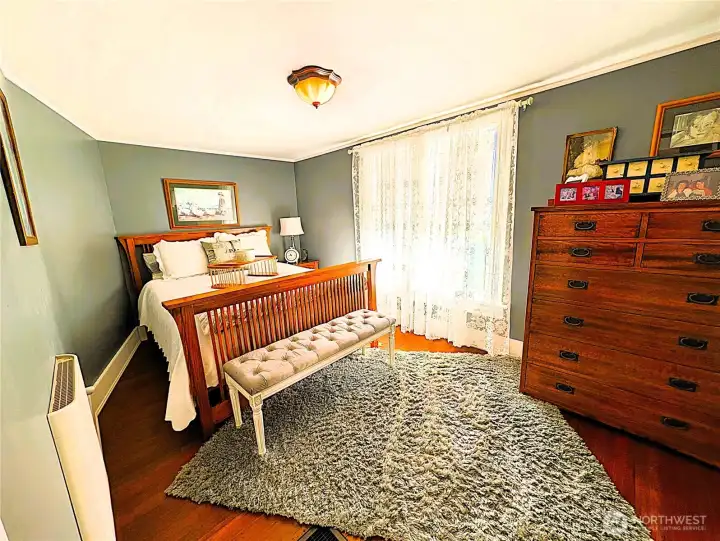 Guest bedroom