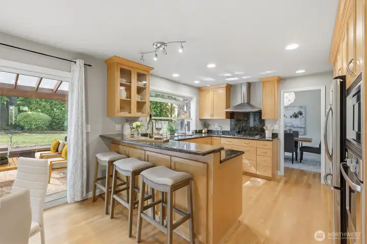 Kitchen w/ eating space
