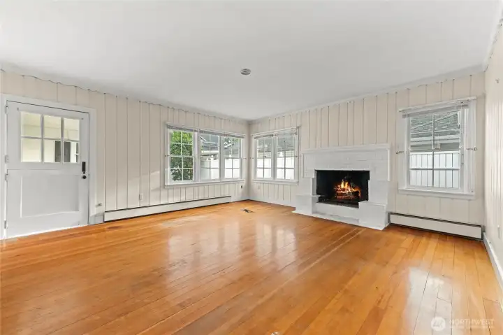 Living room with access to courtyard patio - notice the Dutch Door!