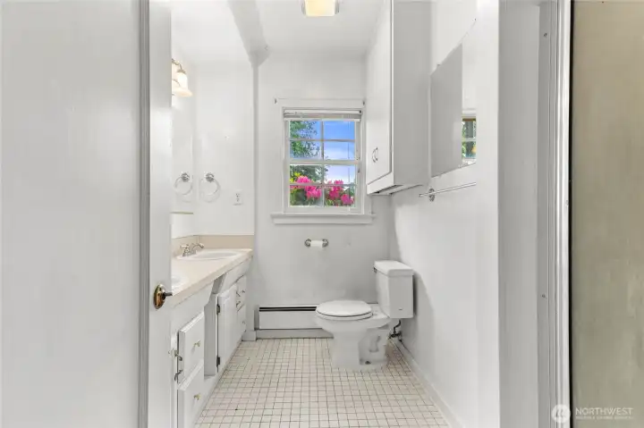 Hall 3/4 bath