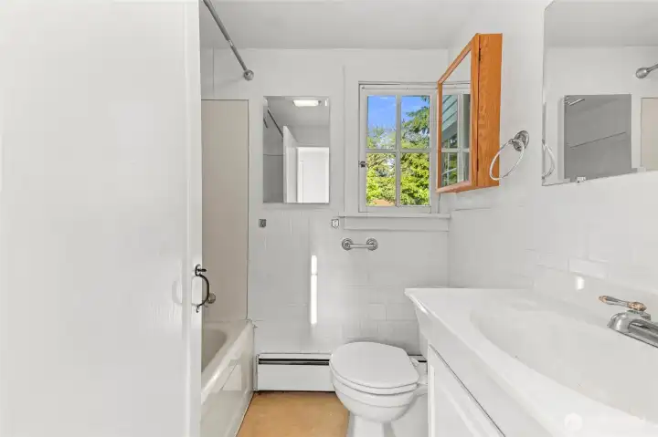 Full Bathroom