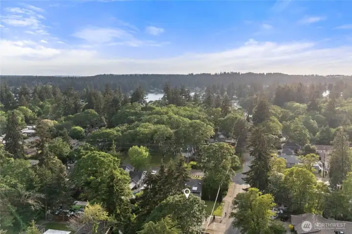 Just a couple blocks to Lake Steilacoom!