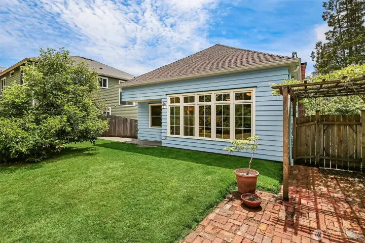 The kitchen as seen from the backyard