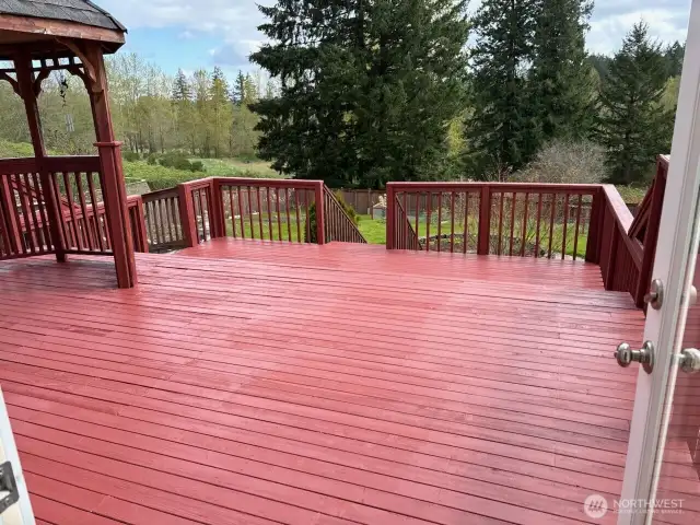 Updated Deck overlooking green belt