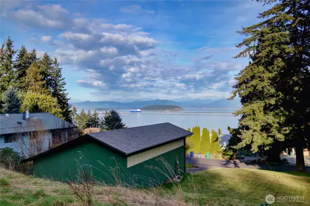 Build your dream view home to go with this amazing shop