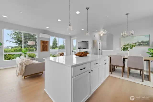 Photographs are for illustrative purposes only. Features, finishes, interior/exterior colors, landscaping and floorplan shown may vary from actual homes built.