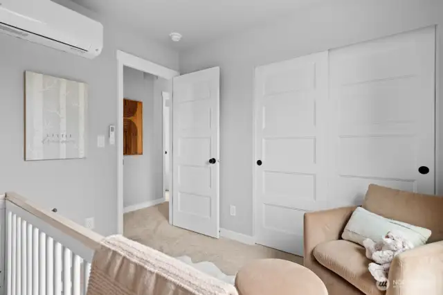 Photographs are for illustrative purposes only. Features, finishes, interior/exterior colors, landscaping and floorplan shown may vary from actual homes built.