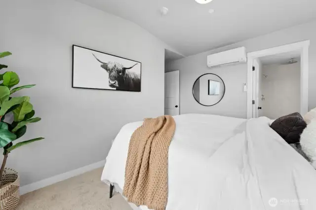 Photographs are for illustrative purposes only. Features, finishes, interior/exterior colors, landscaping and floorplan shown may vary from actual homes built.