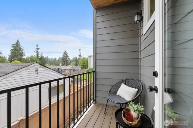 Photographs are for illustrative purposes only. Features, finishes, interior/exterior colors, landscaping and floorplan shown may vary from actual homes built.