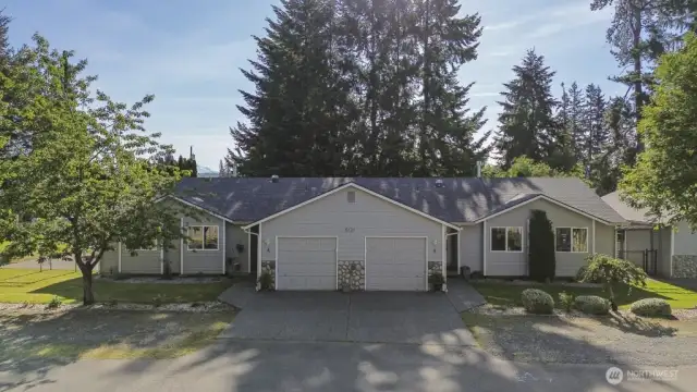 Easily bringing in $12,000 per month gross with Corporate rentals. High-Tech Duplex with Endless Opportunities in Marysville