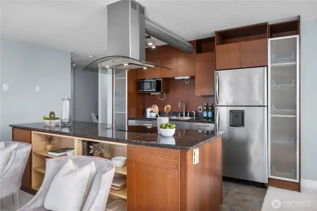 Great Kitchen - Fan Vents out!